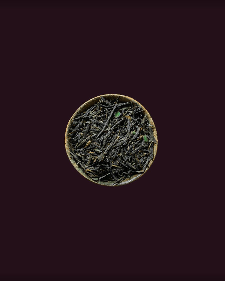 Moringa loose leaf tea, brewed in the cup